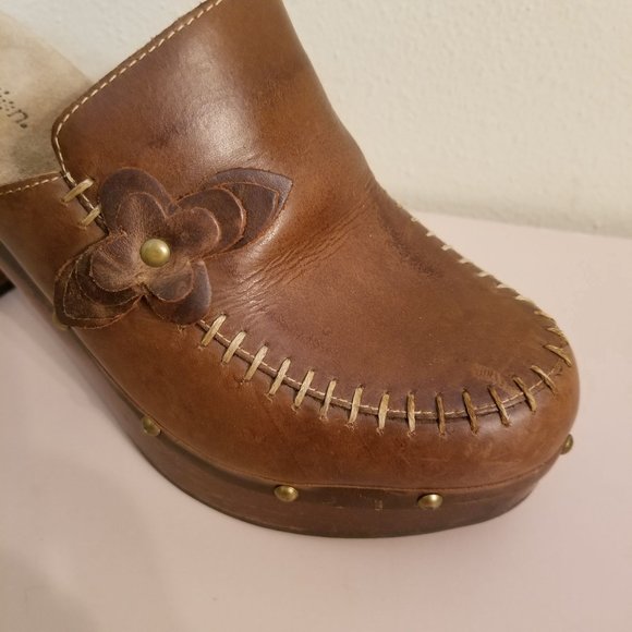 Xhilaration 7 Leather Chunky Mules 90s Y2K Platform Heels Flower Brads Granola - Picture 8 of 9